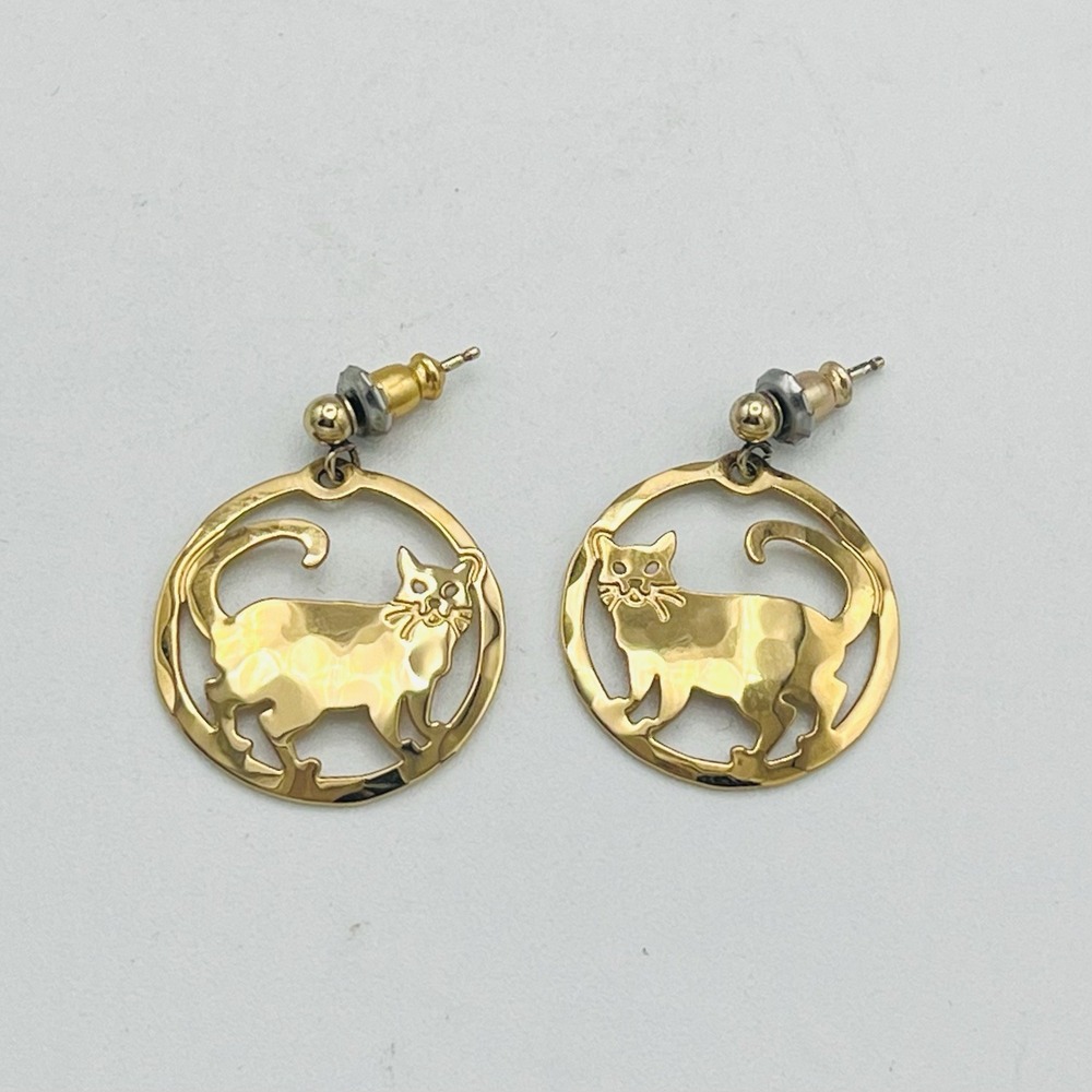 Vintage Wild Bryde Kitty Cat Hammered Gold Tone Dangle Earrings Post Stud